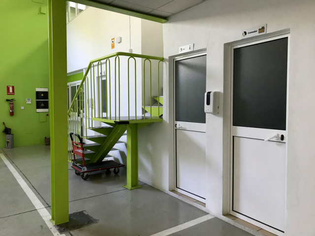 Geles hidroalcohólicos en zonas comunes